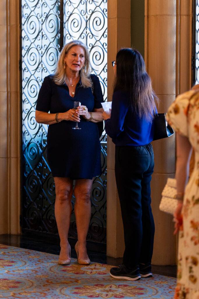 FWColonial_ExecutiveWomans35