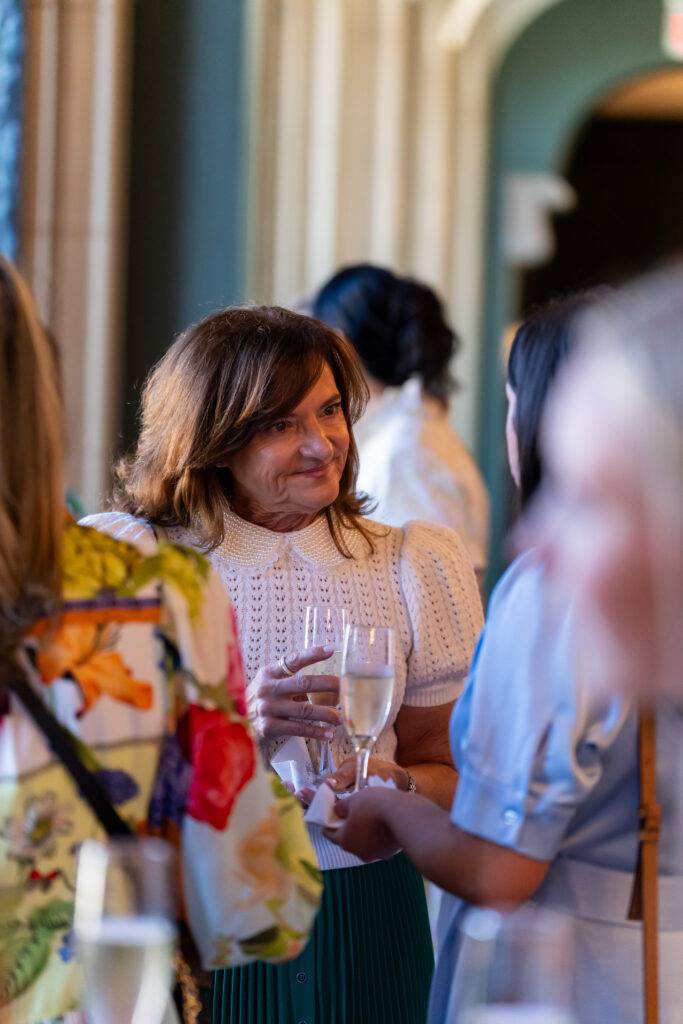 FWColonial_ExecutiveWomans40