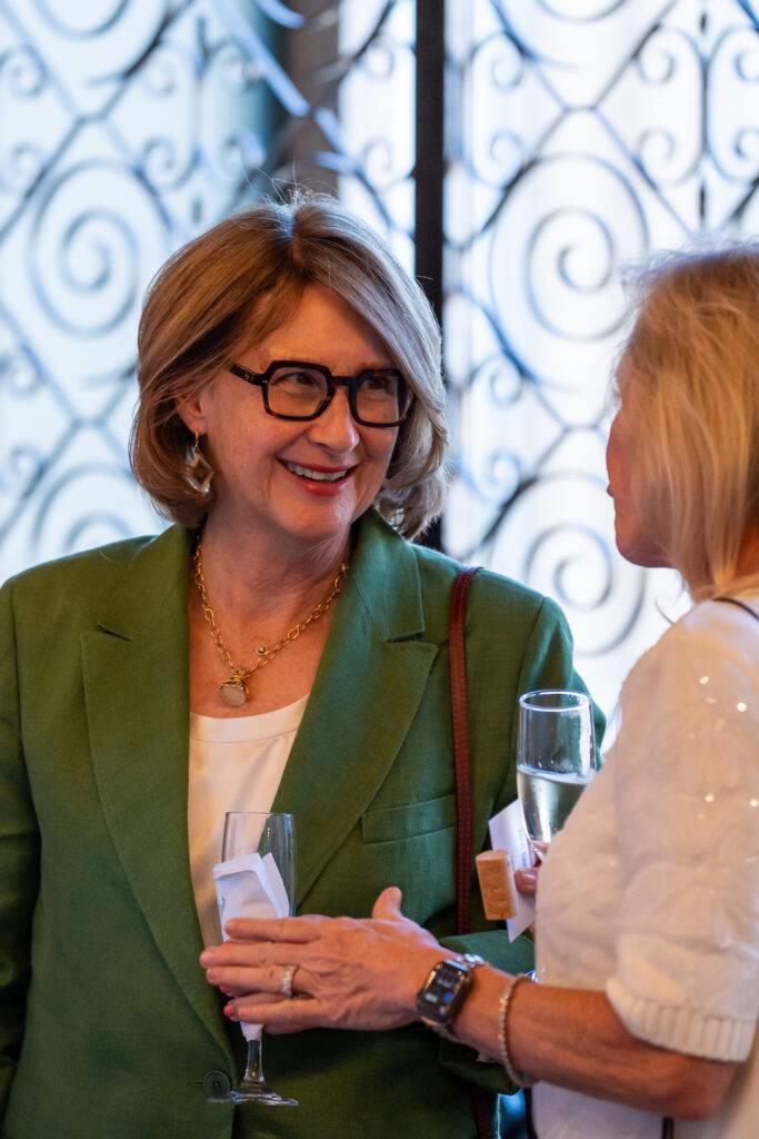 FWColonial_ExecutiveWomans44