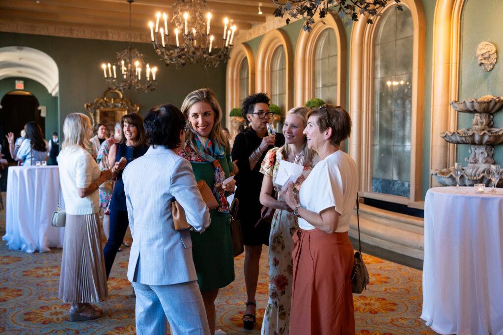 FWColonial_ExecutiveWomans6