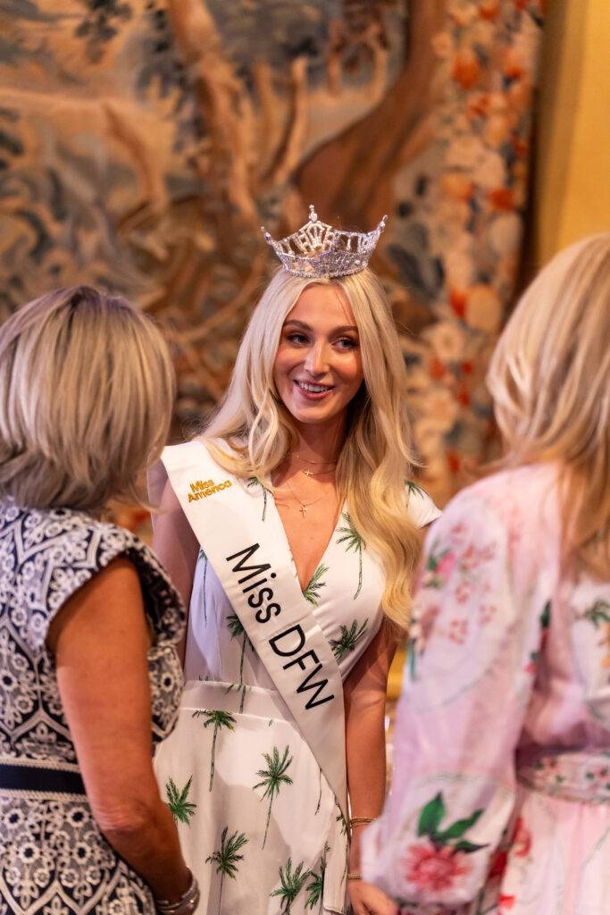 FWColonial_ExecutiveWomans77