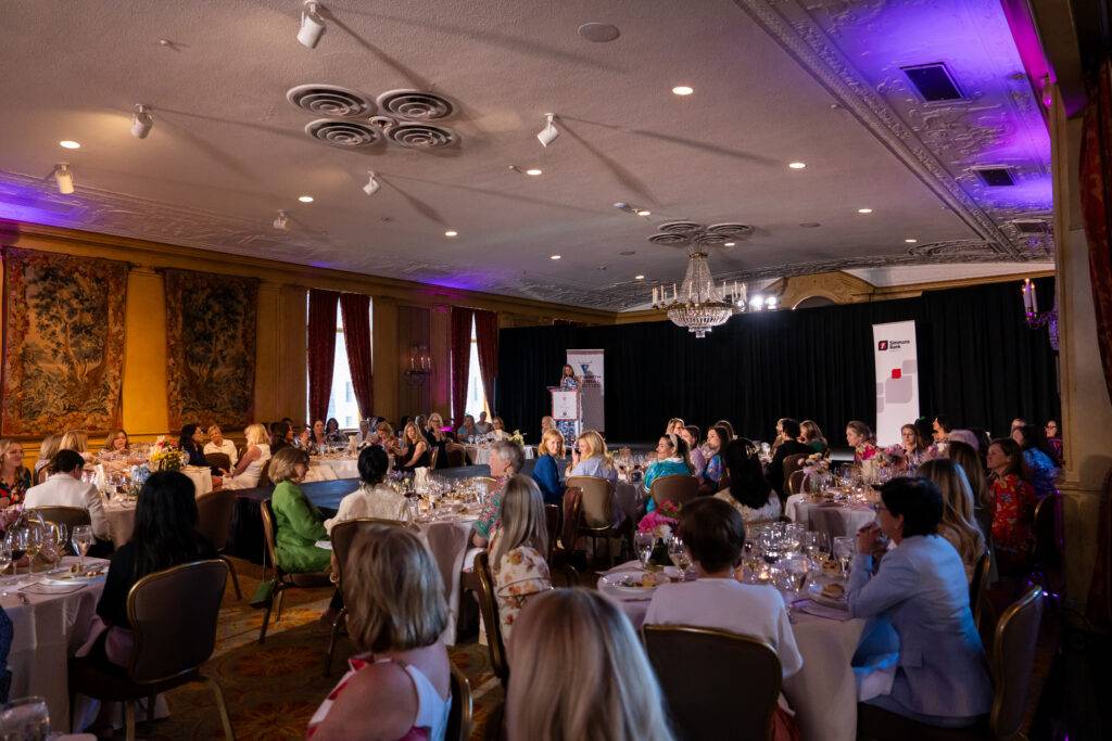 FWColonial_ExecutiveWomans9